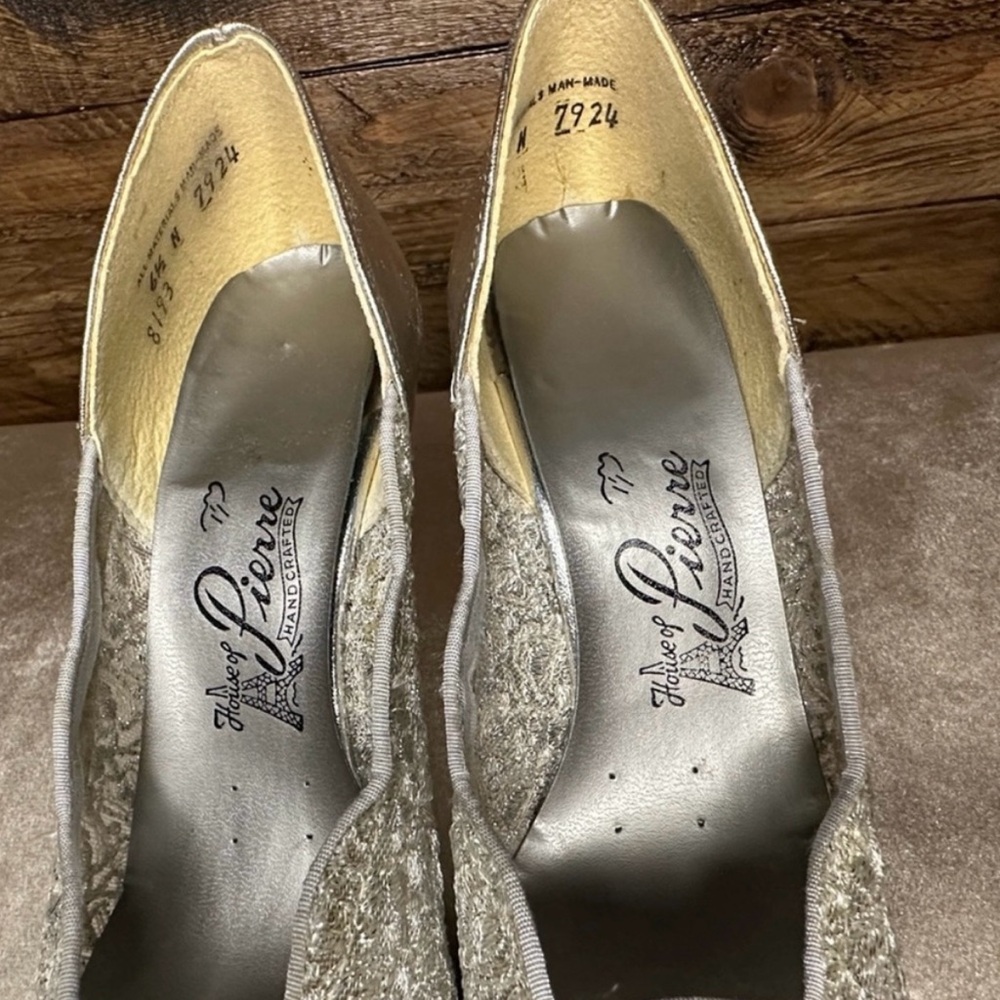 Handcrafted Lace Pumps / Heels by House of Pierre - Picture 7 of 9